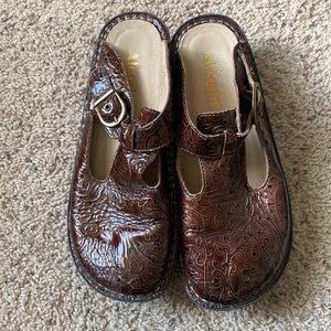 Alegria Brown Clogs